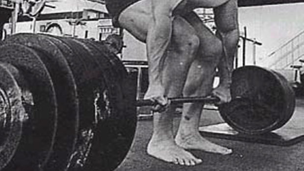 barefoot-deadlift